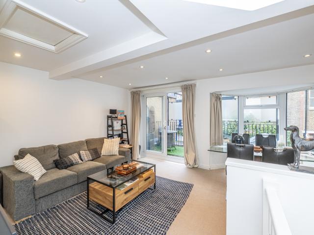 York Estates | Romney Mews, W1U | Lettings
