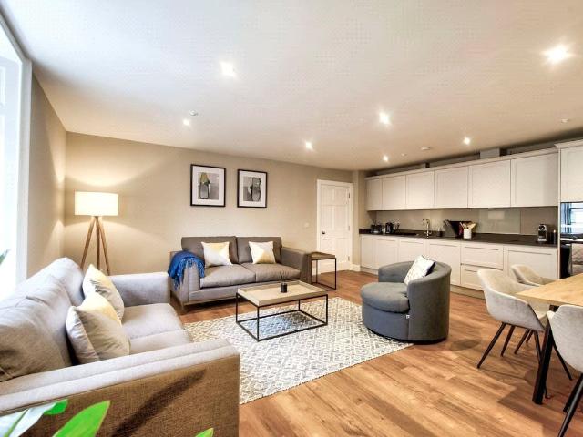 York Place, Edinburgh, Midlothian EH1, 3 bed flat to rent, £2,750 pcm | PrimeLocation