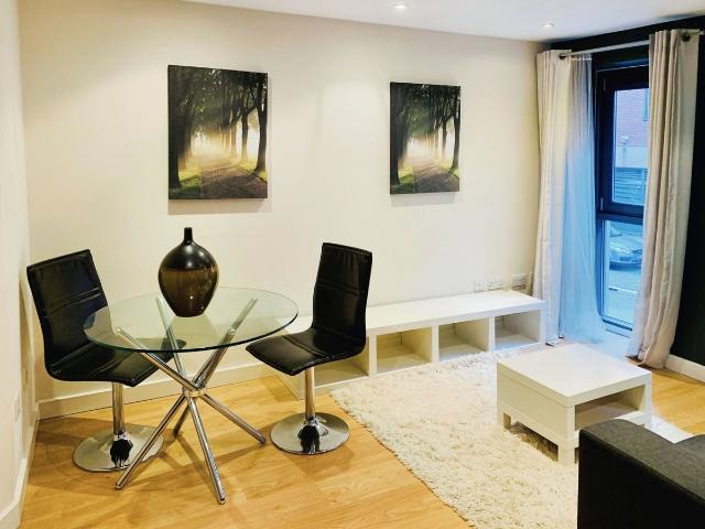 York Place, Leeds, West Yorkshire LS1, 1 bed flat to rent, £825 pcm | PrimeLocation