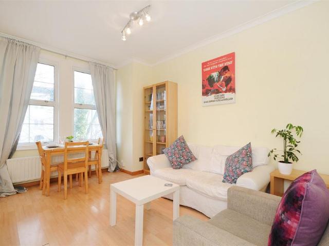 York Road, Acton, W3 1 bed flat to rent £1,750 pcm £404 pw