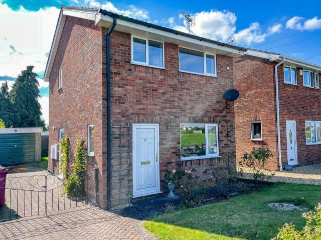York Road, Brigg, North Lincolnshire. 3 bed detached house to rent £900 pcm £208 pw