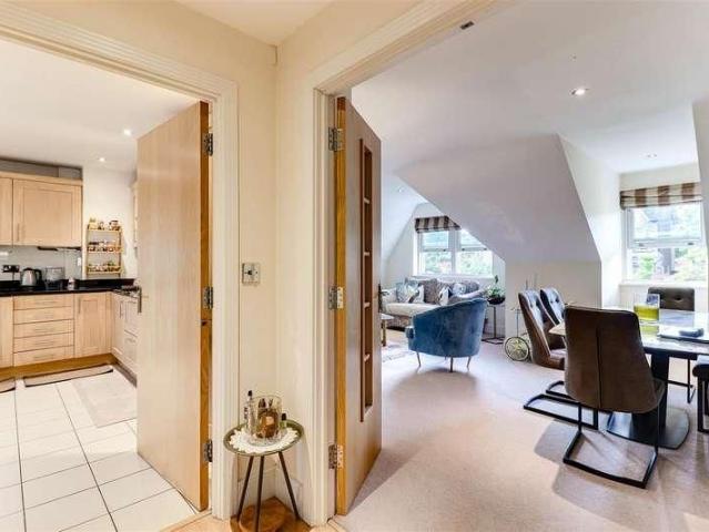 York Road, Guildford, GU1