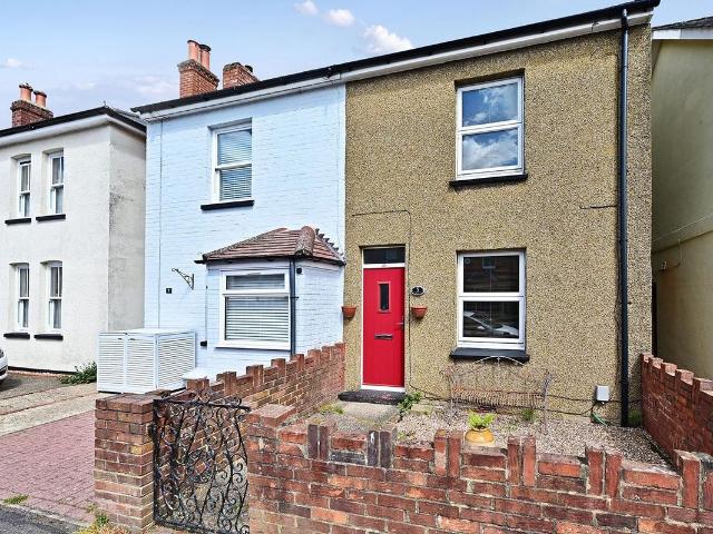 York Road, Farnborough GU14, 2 bed terraced house to rent, £1,550 pcm | PrimeLocation