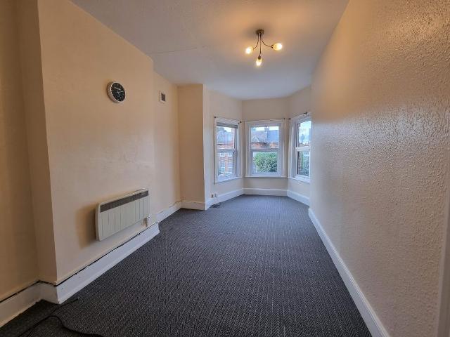 York Road, Ilford, London IG1, 1 bed flat to rent, £1,100 pcm | PrimeLocation