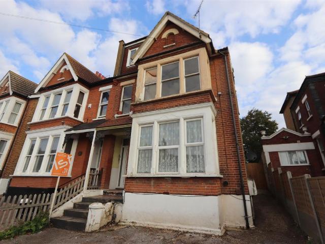 York Road, Southend On Sea SS1, 1 bed flat to rent, £850 pcm | PrimeLocation
