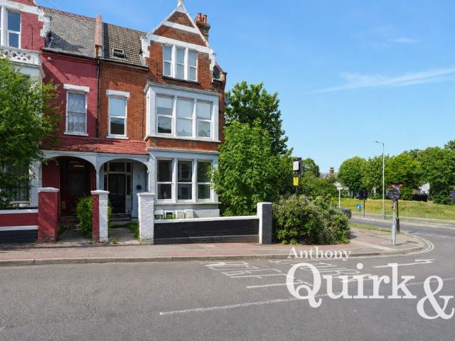 York Road, Southend On Sea SS1, 2 bed flat to rent, £1,250 pcm | PrimeLocation