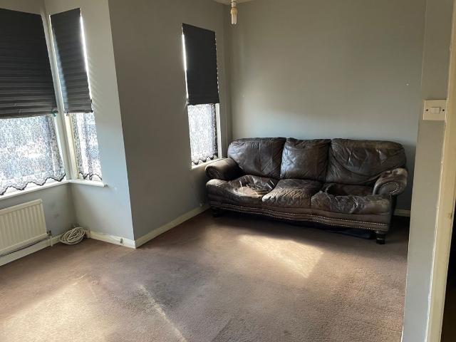 York Road, Southend On Sea SS1, Studio to rent, £795 pcm | PrimeLocation