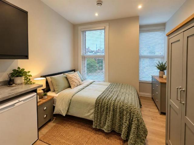 York Road, Southend On Sea 1 bed in a house share to rent £750 pcm £173 pw