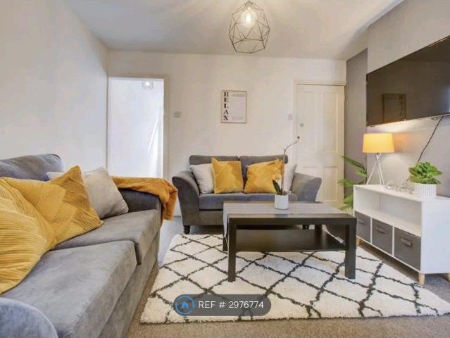 York Road, Reading RG1, 3 bed terraced house to rent, £1,800 pcm | PrimeLocation