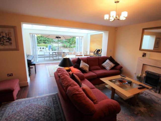 York Road, Woking, Surrey, GU22