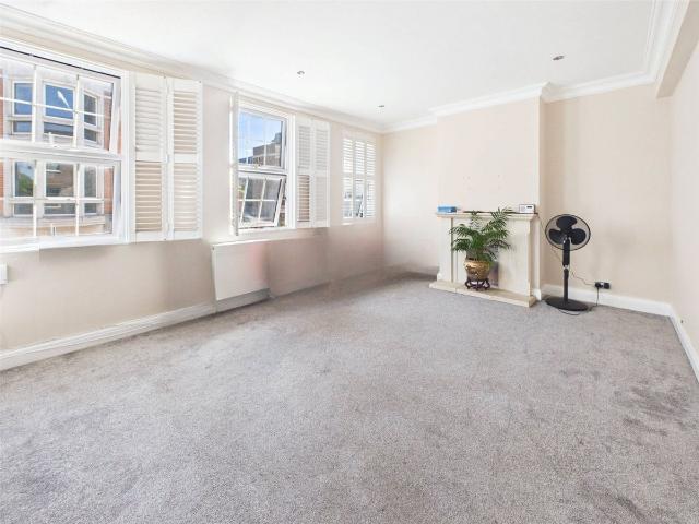 York Street, Twickenham TW1, 2 bed maisonette to rent, £2,500 pcm | PrimeLocation