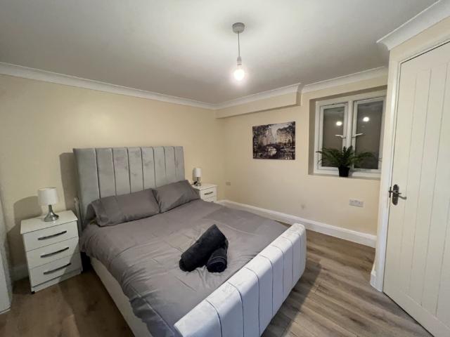 York Street, London W1H Studio to rent £1,550 pcm £358 pw