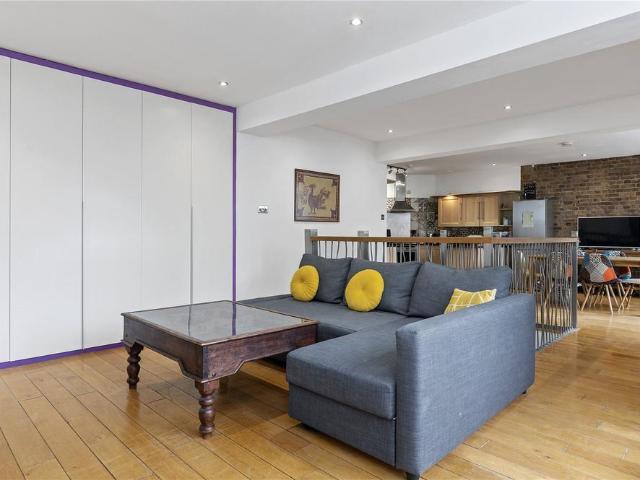 York Street, London W1H 2 bed apartment to rent £5,200 pcm £1,200 pw
