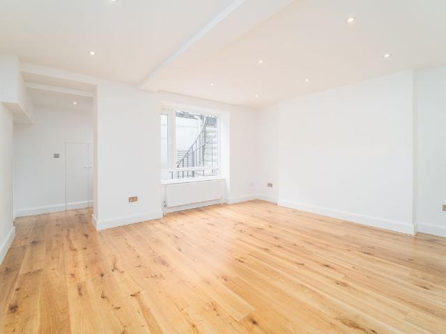 York Street, Marylebone, London W1H, 3 bed flat to rent, £6,000 pcm | PrimeLocation