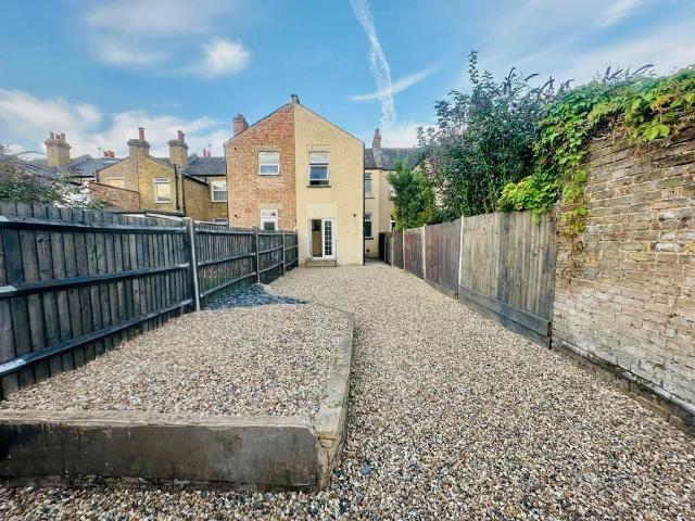 York Street, Mitcham CR4, 5 bed property to rent, £4,950 pcm | PrimeLocation
