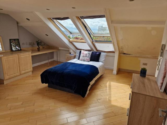 York Street, Newcastle upon Tyne NE4 5 bed house to rent £2,500 pcm £577 pw