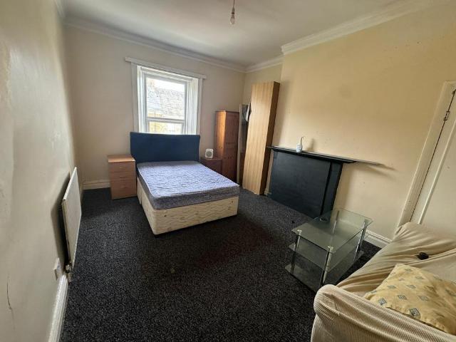 York Street, Newcastle upon Tyne NE4 6 bed house to rent £1,960 pcm £452 pw