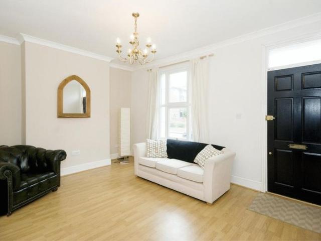 York Square, London E1, 3 bed terraced house to rent, £3,000 pcm | PrimeLocation