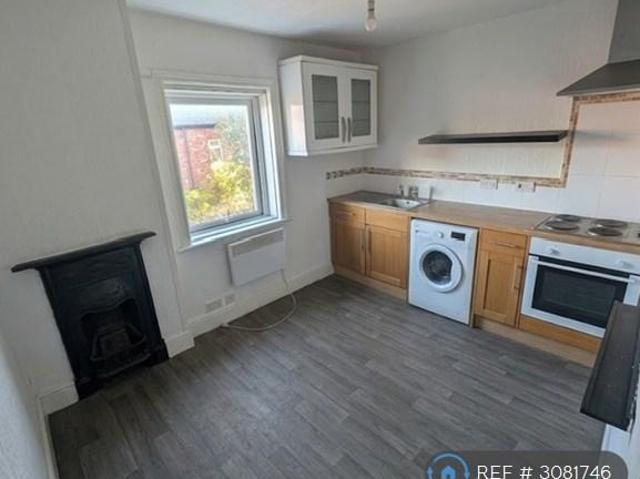 York Terrace, Southport, PR9 1 bed flat to rent £525 pcm £121 pw