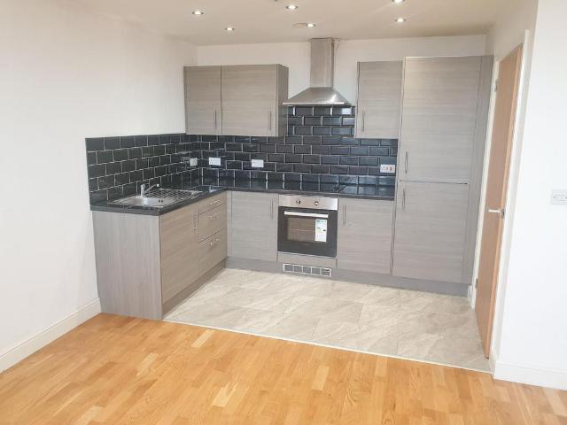 York Tower, 383 387 York Road, Leeds. 1 bed flat to rent £650 pcm £150 pw