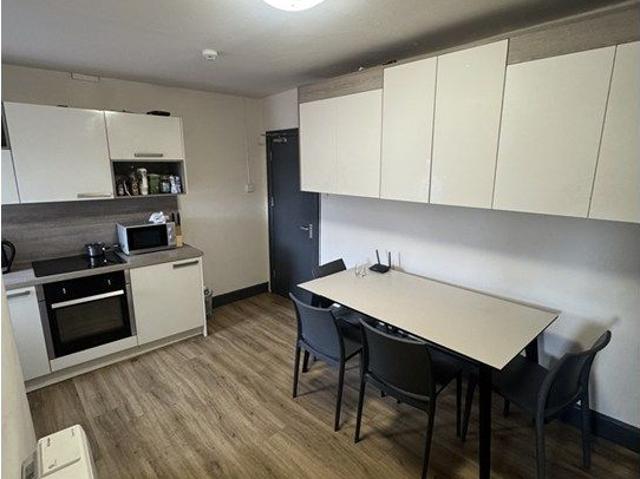 York, York YO1, 3 bed flat to rent, £2,250 pcm | PrimeLocation