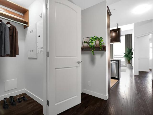 Yorkson Grove Apartments 2 Bedroom + Den