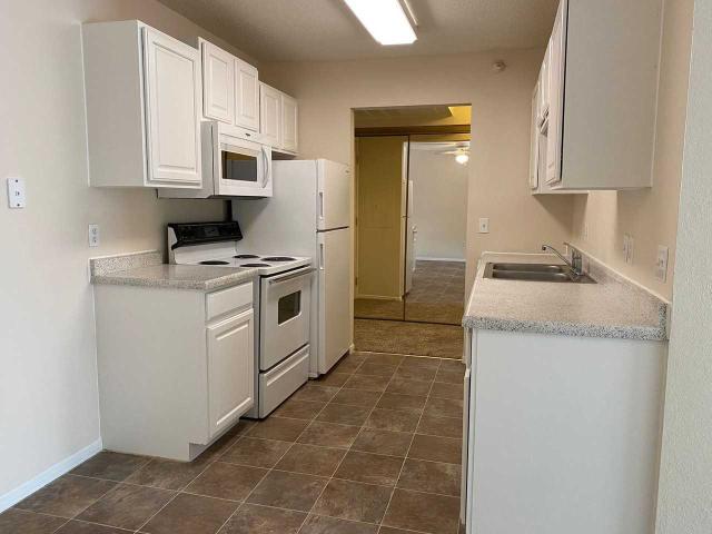 YORKTOWN ESTATES 2 Bedroom Apartment for Rent at 9250 W 21st St N, Wichita, KS 67205