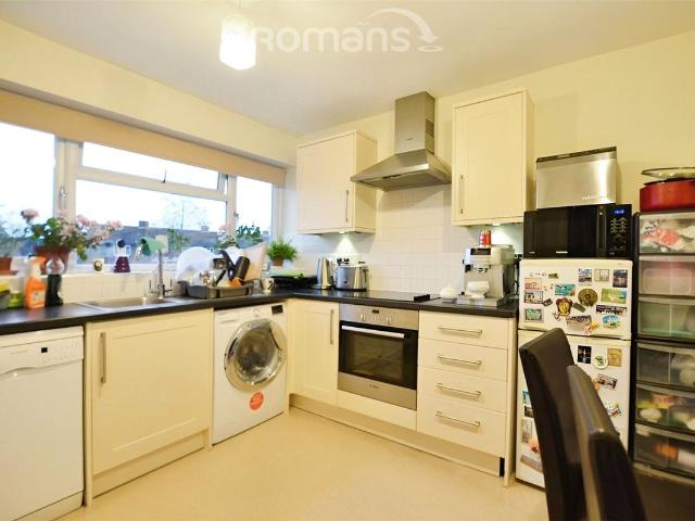 Yorktown Road, Sandhurst GU47, 3 bed flat to rent, £1,300 pcm | PrimeLocation
