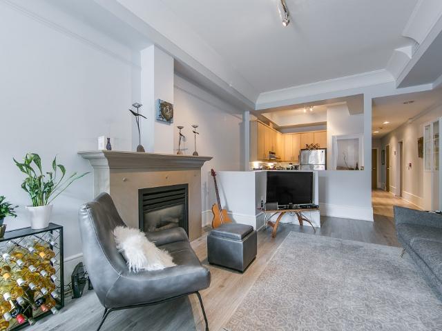 Yorkville Toronto Furnished Townhouse Rental at Designer Walk Luxurious 2 Bedroom 3 Bathroom Townhouse Condo with 2 Levels and Private Entrance