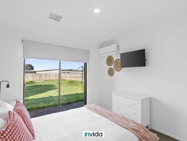 YOU HAVEN'T SEEN THIS YET! INDEPENDENT LIVING WITHOUT BREAKING THE BANK! PRIVATE, LOCKABLE ROOM WI FI & UTILITIES INCLUDED IN RENT!