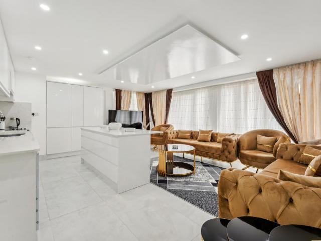 You Me Sushi, 113 Earl's Court Road, London, SW5 9RL, United Kingdom | 3 bed apartment for rent #139332472 | Rentberry