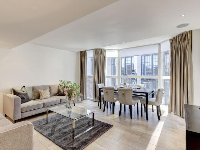 Young Street, Kensington, W8 2 bed flat to rent £6,392 pcm £1,475 pw