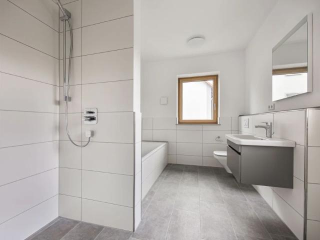 Youngster bis Best Ager: 2 Zimmer auf 61 m² barrierefrei inkl. Stellplatz!