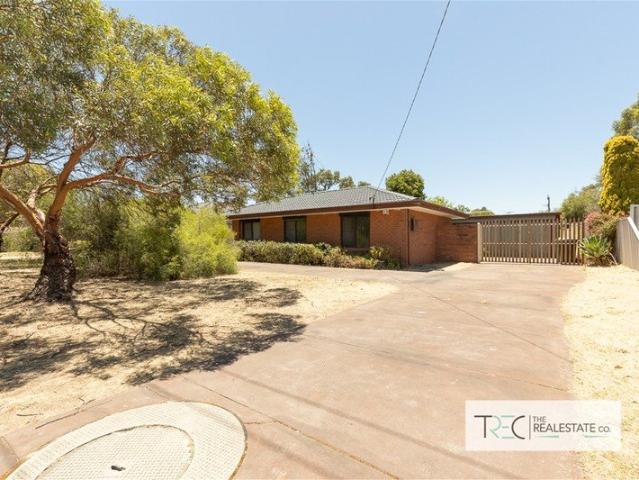 Your New Home Awaits at 5 Adare Place, Coodanup!