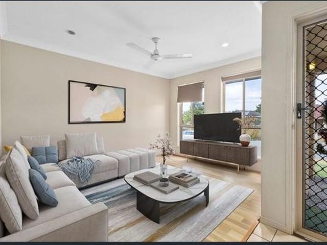 YOUR NEXT CHAPTER STARTS HERE – CONVENIENT COLLINGWOOD PARK LIVING