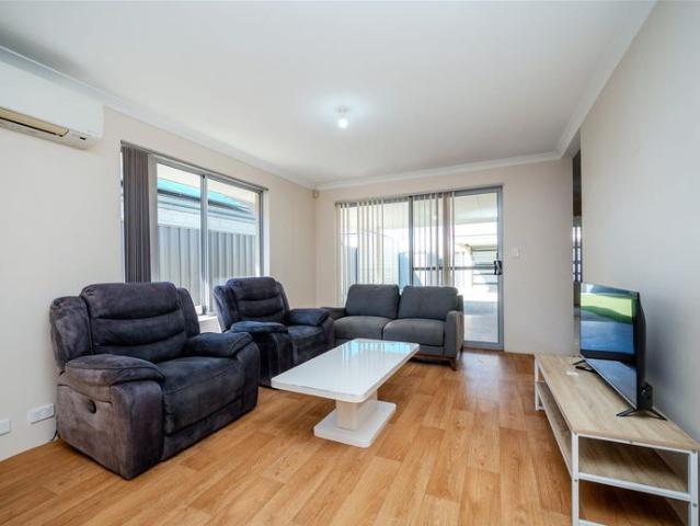 YOUR NEXT FURNISHED HOME AWAITS IN BANKSIA GROVE!