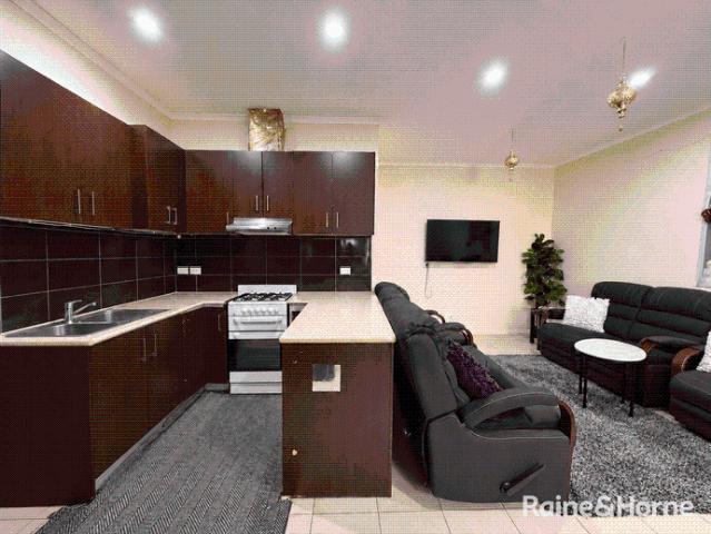 Your Next Home Awaits in Roxburgh Park!