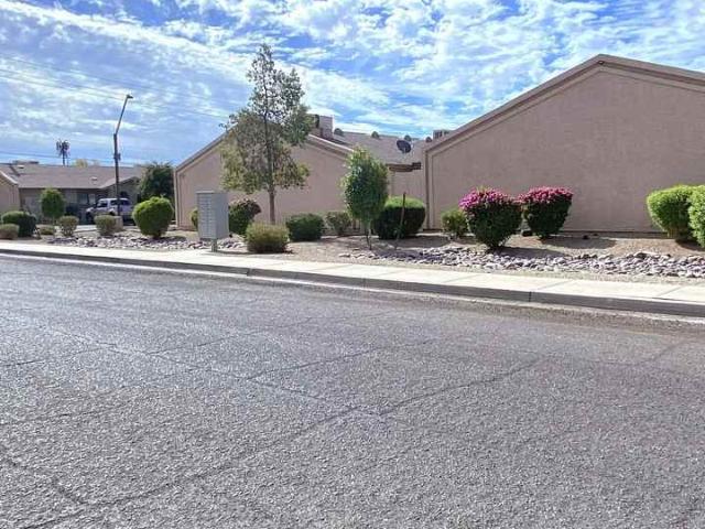 Your next home comes with TWO MONTHS FREE! 2 Bedroom Apartment for Rent at 3027 E Grandview Rd, Phoenix, AZ 85032