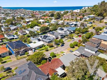 Merewether, Newcastle - Garden, Air conditioning