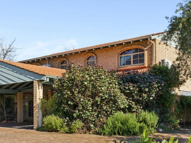 YOUR OWN GREEN CORNER IN THE HEART OF MOUNT LAWLEY
