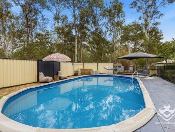 Escape to Your Own Private Paradise Dual Living, Shed/Office, Room for a Pony, Caravan & Much More!