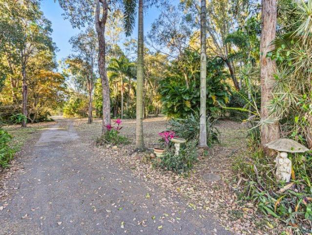 Your Own Private Acreage & Wildlife Escape
