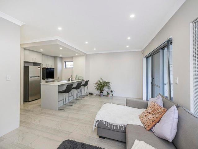 YOUR OWN PRIVATE COURTYARD APARTMENT