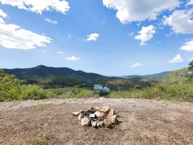 Your Own Private Rainforest Retreat Overlooking Middle Creek Dam