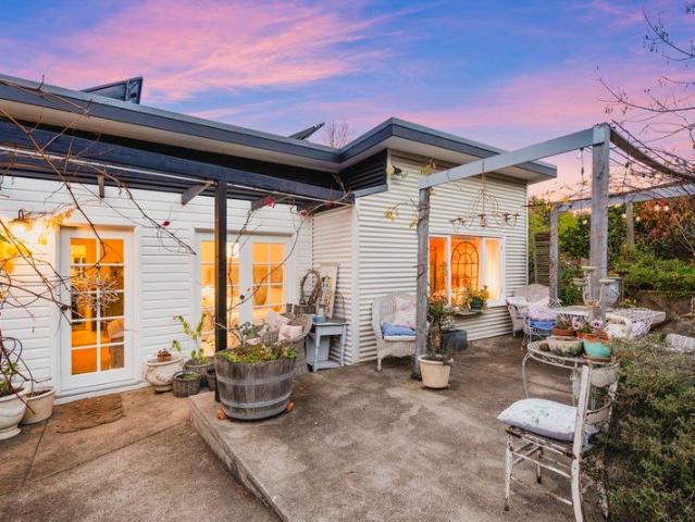 Your Own Private Sanctuary on the Banks of Cooma Creek