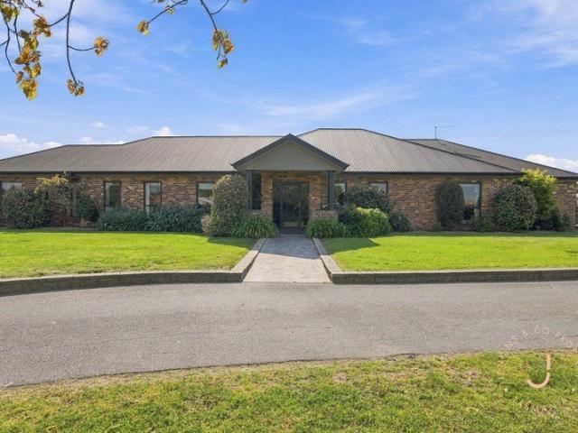 Your Own Private Sanctuary on Over an Acre