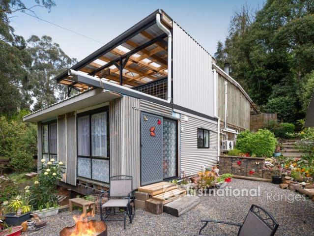 YOUR OWN PRIVATE SLICE OF THE HILLS
