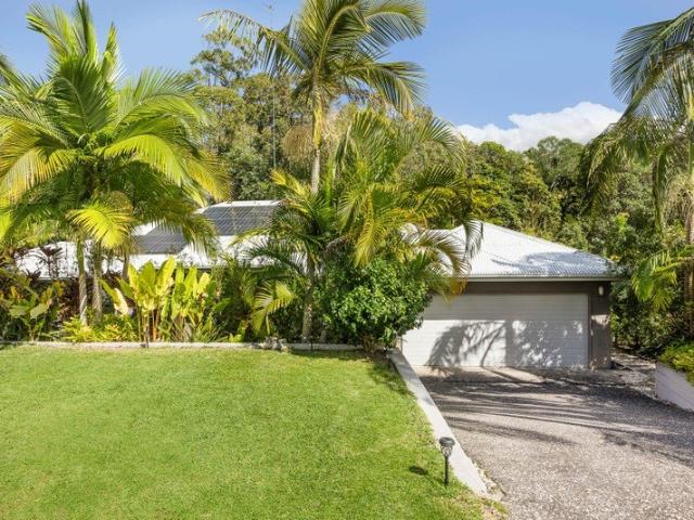 Your Own Private Tropical Paradise, Minutes from Tewantin and Noosa