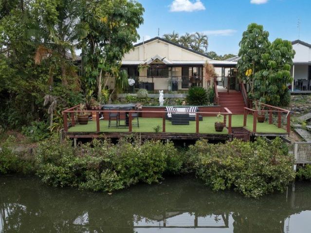 YOUR OWN PRIVATE WATERFRONT SANCTUARY