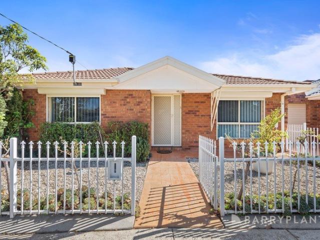 Your Own Street Front Villa on 241m² No Body Corporate